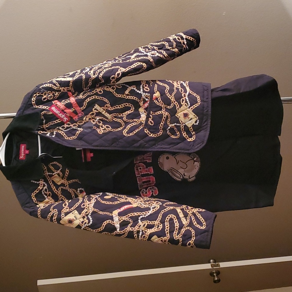 Supreme  ( ea)   $255 flash
